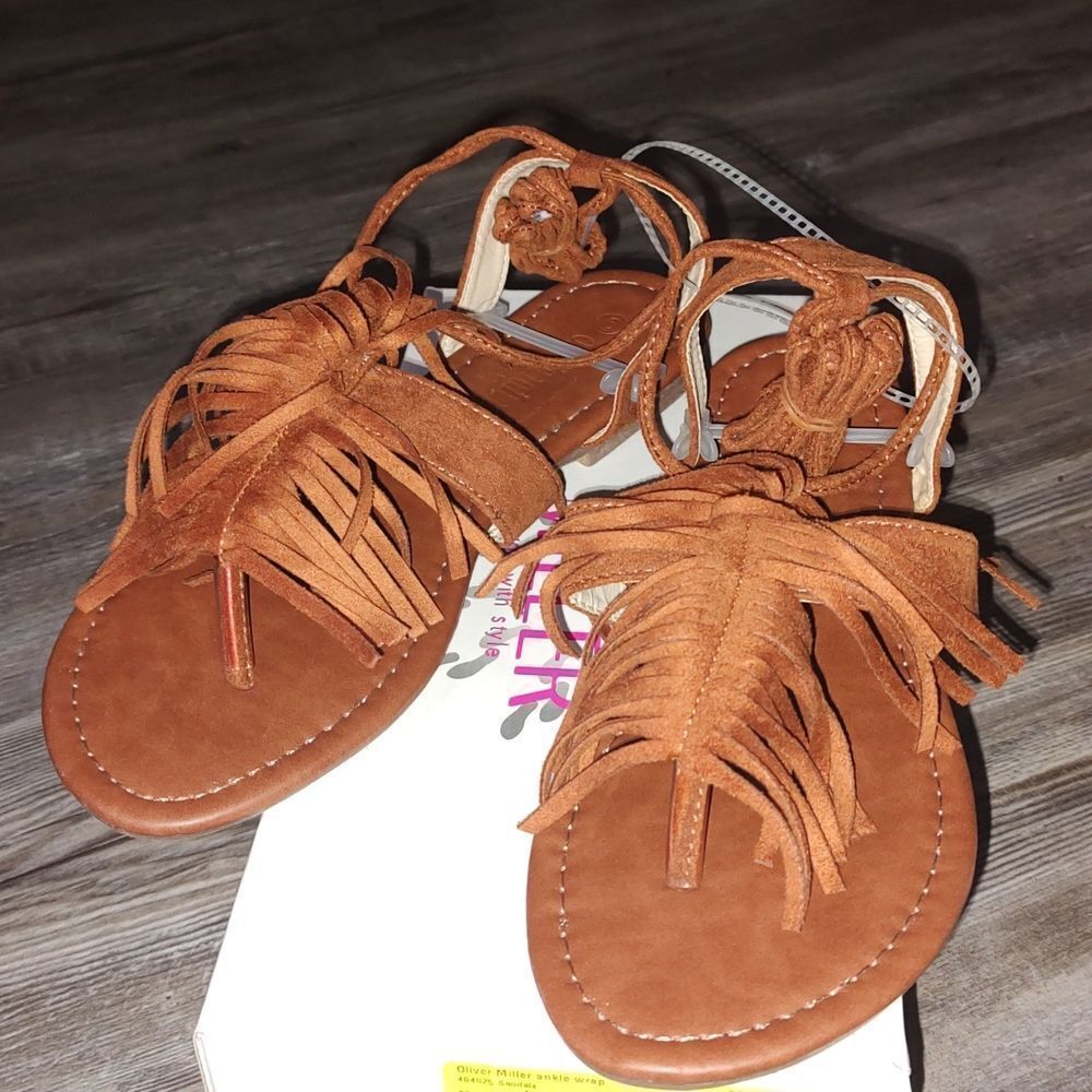 Olivia Miller Cognac Fringe Sandals Sz 6 NIB